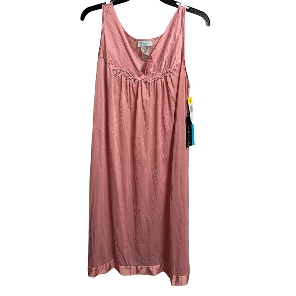 Vanity Fair Nightgown Medium Nylon Silky Knee Length Pink USA VIntage 70s
